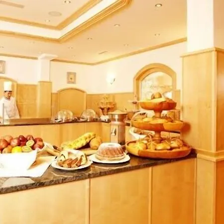 Vital Kristall Hotel 4*