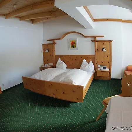 Vital Kristall Hotell 4*