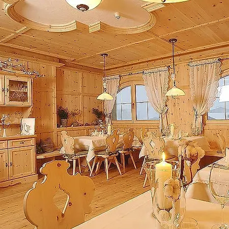 Vital Kristall فندق