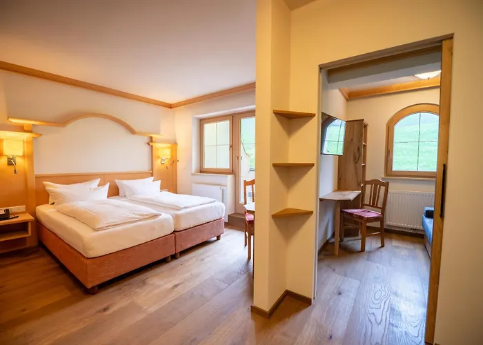 Vital Kristall Hotel 4*